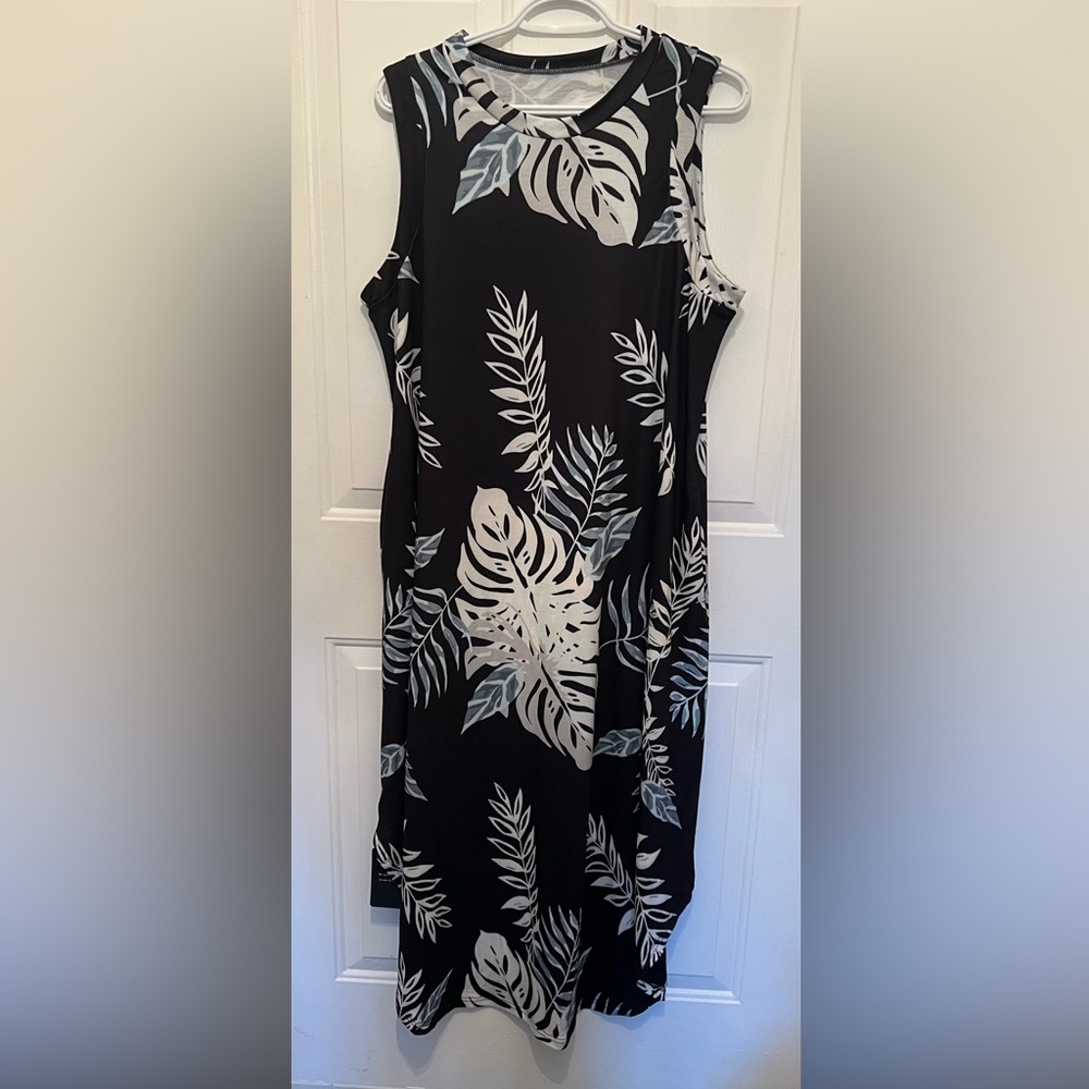 Black and White Leaf Print Dress